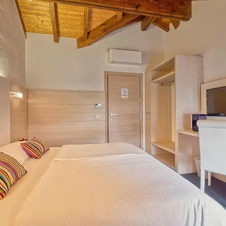 Отель @ Home Hotel Locarno 3*