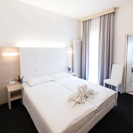 Hotel @ Locarno 3*
