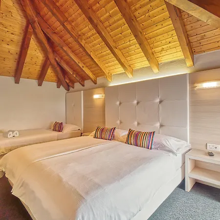 מלון @ Locarno 3*