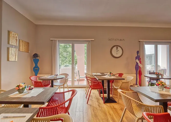 Отель @ Home Hotel Locarno Muralto