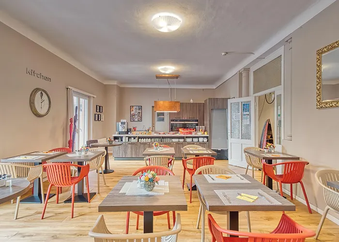 @ Home Hotel Locarno Отель Muralto