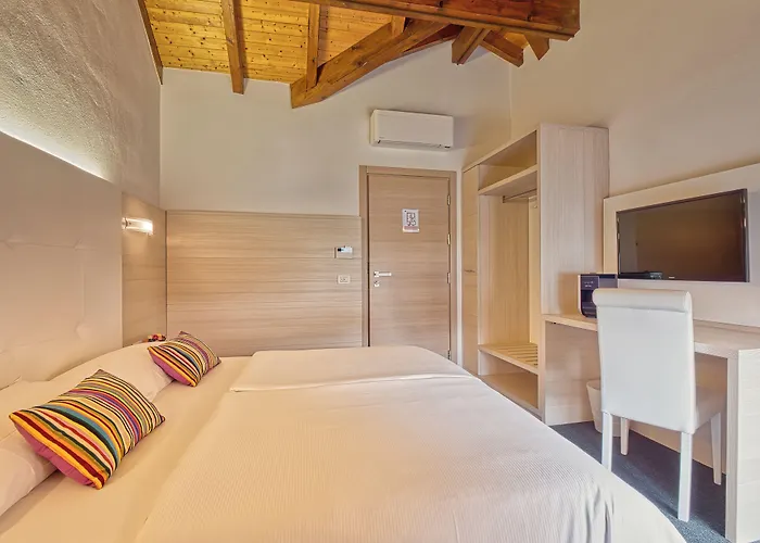 @ Home Hotel Locarno Отель