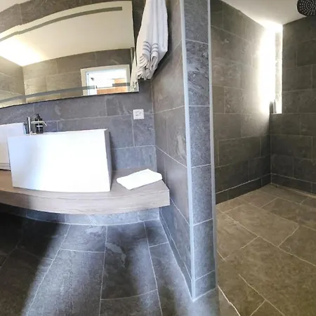 @ Locarno ホテル